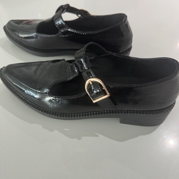 shoes - Picture 2 of 4